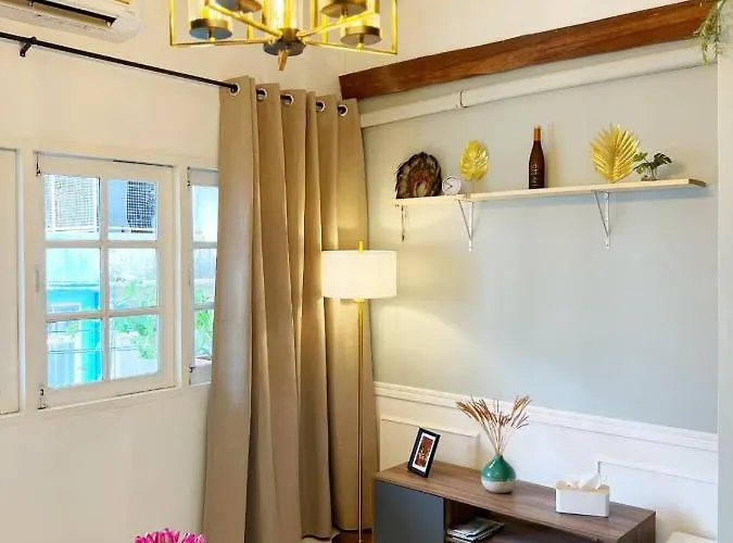 Cozy Chic Silom Townhouse Studio 1-3 *